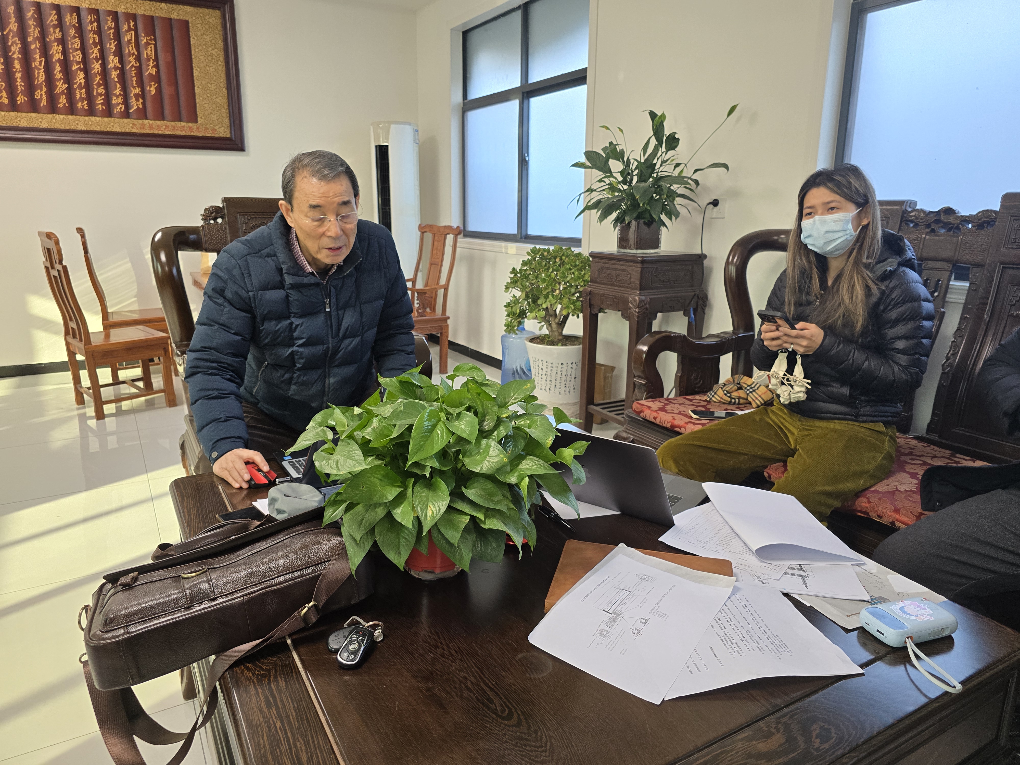 South Korean customers visited our factory and signed a cont